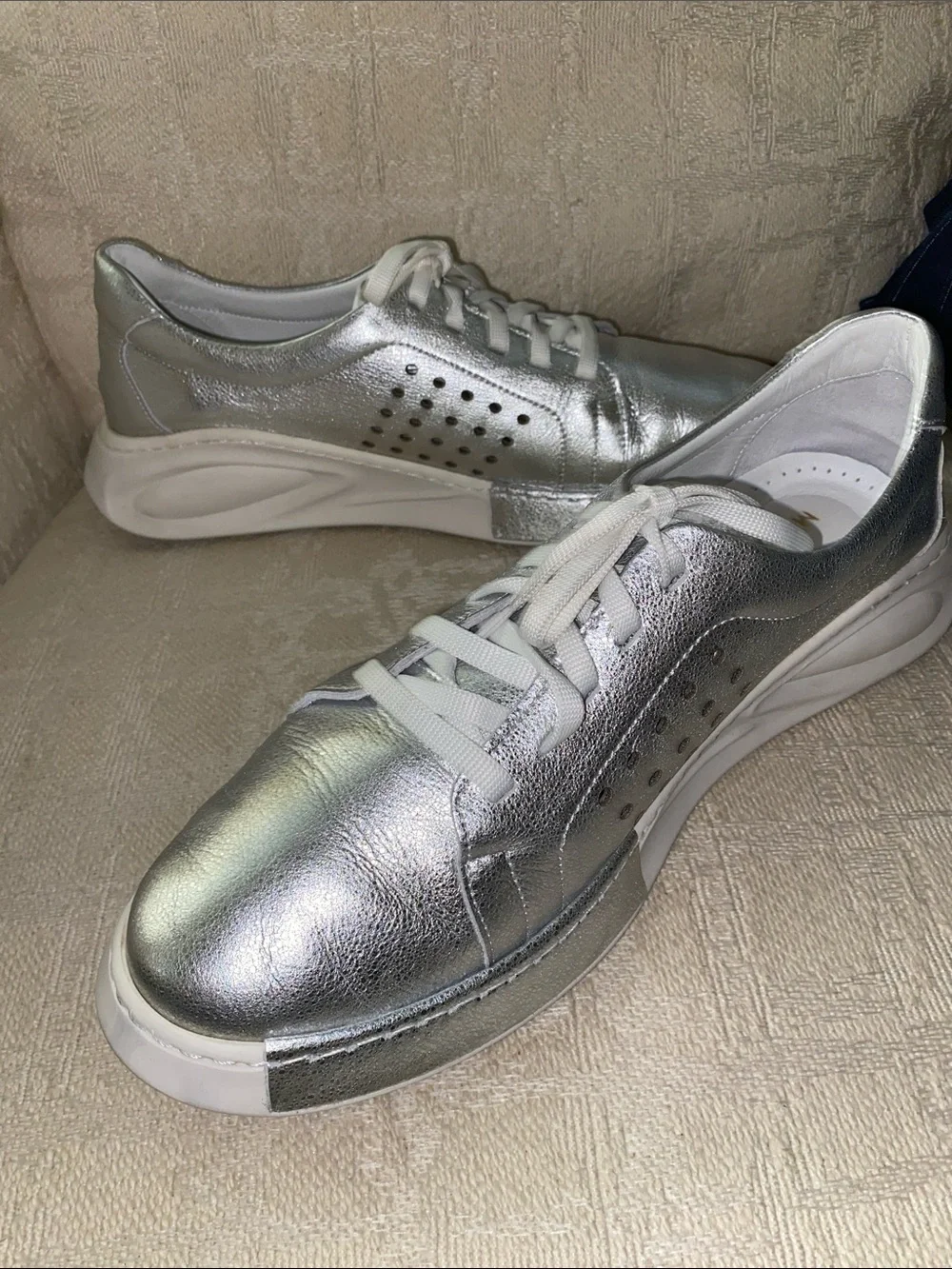 MrCalvano EUC Laguna Beach Silver Leather Comfort Shoes
